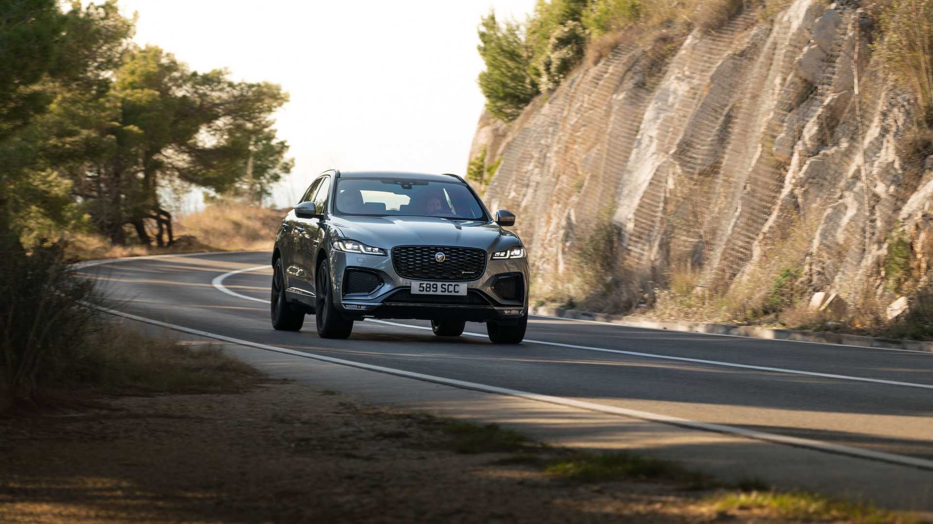 Jaguar F-Pace 2021 Yılı İçin Yeni Bir Güncelleme Aldı 