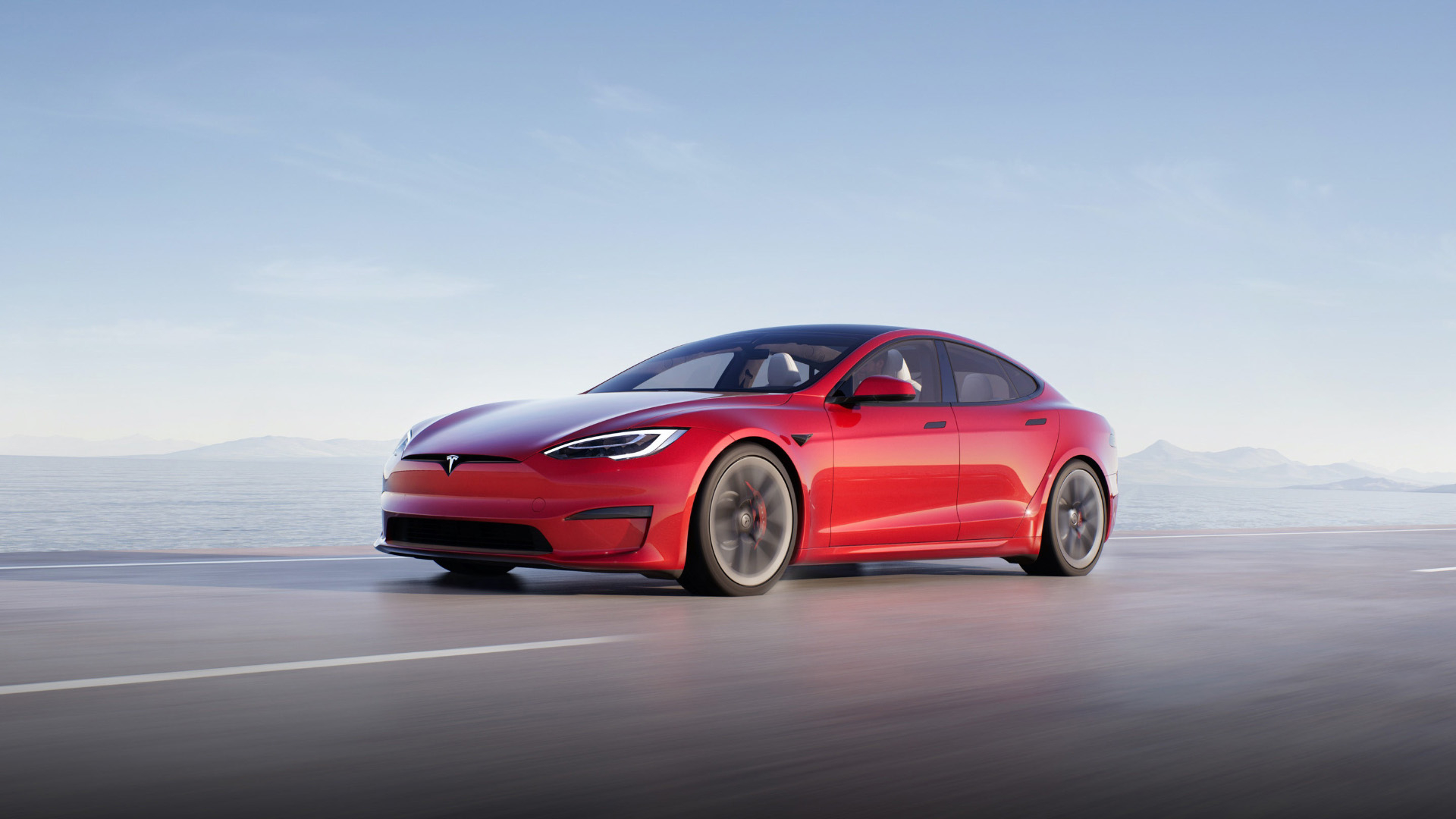 Tesla Model S 800 Kilometre Menzille Geliyor