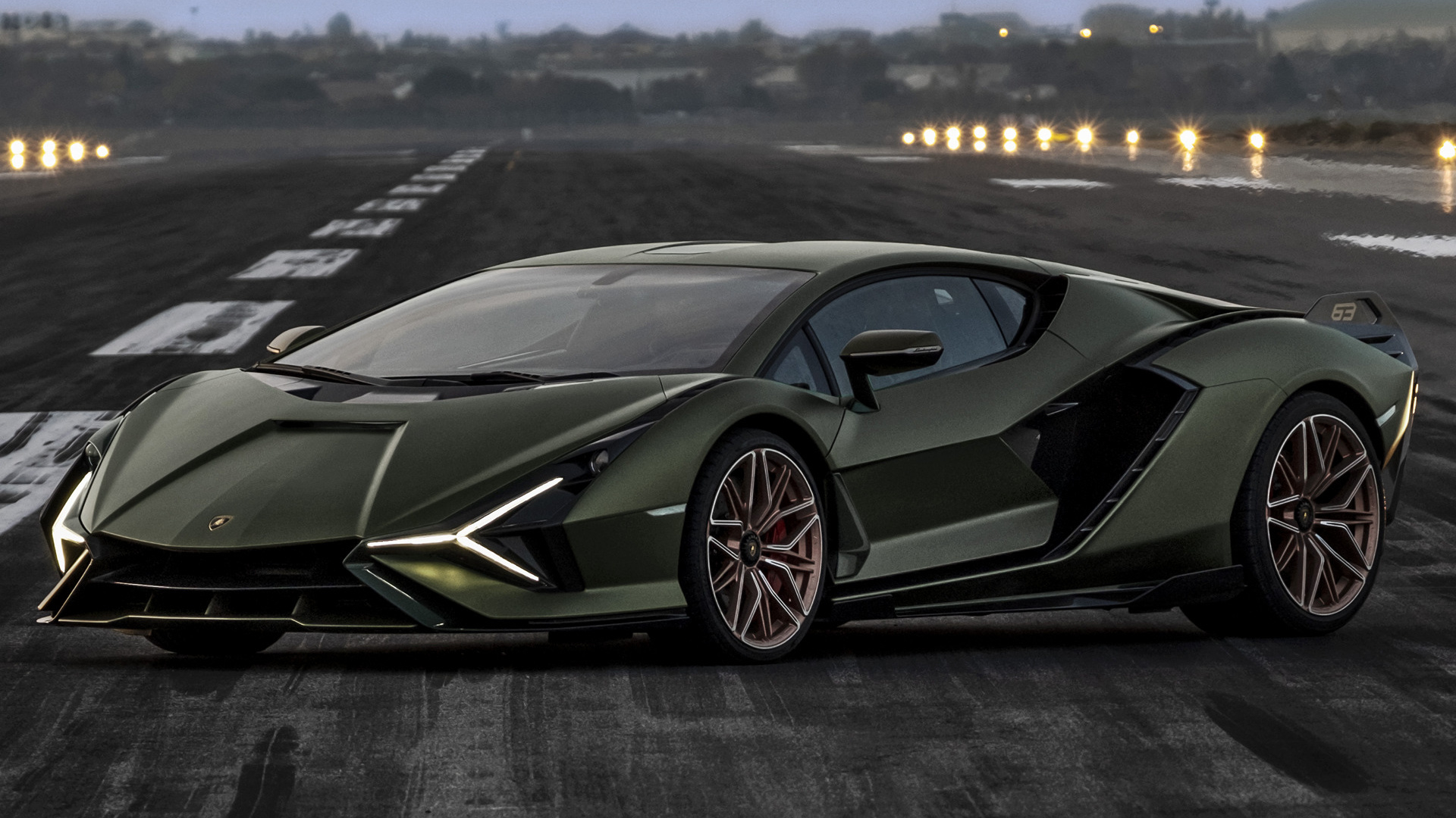Lamborghini Elektriklenme Planlarını Açıklıyor