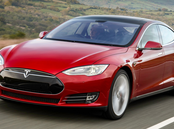 Tesla, 500 Bine Yakın Aracını Geri Çağırdı