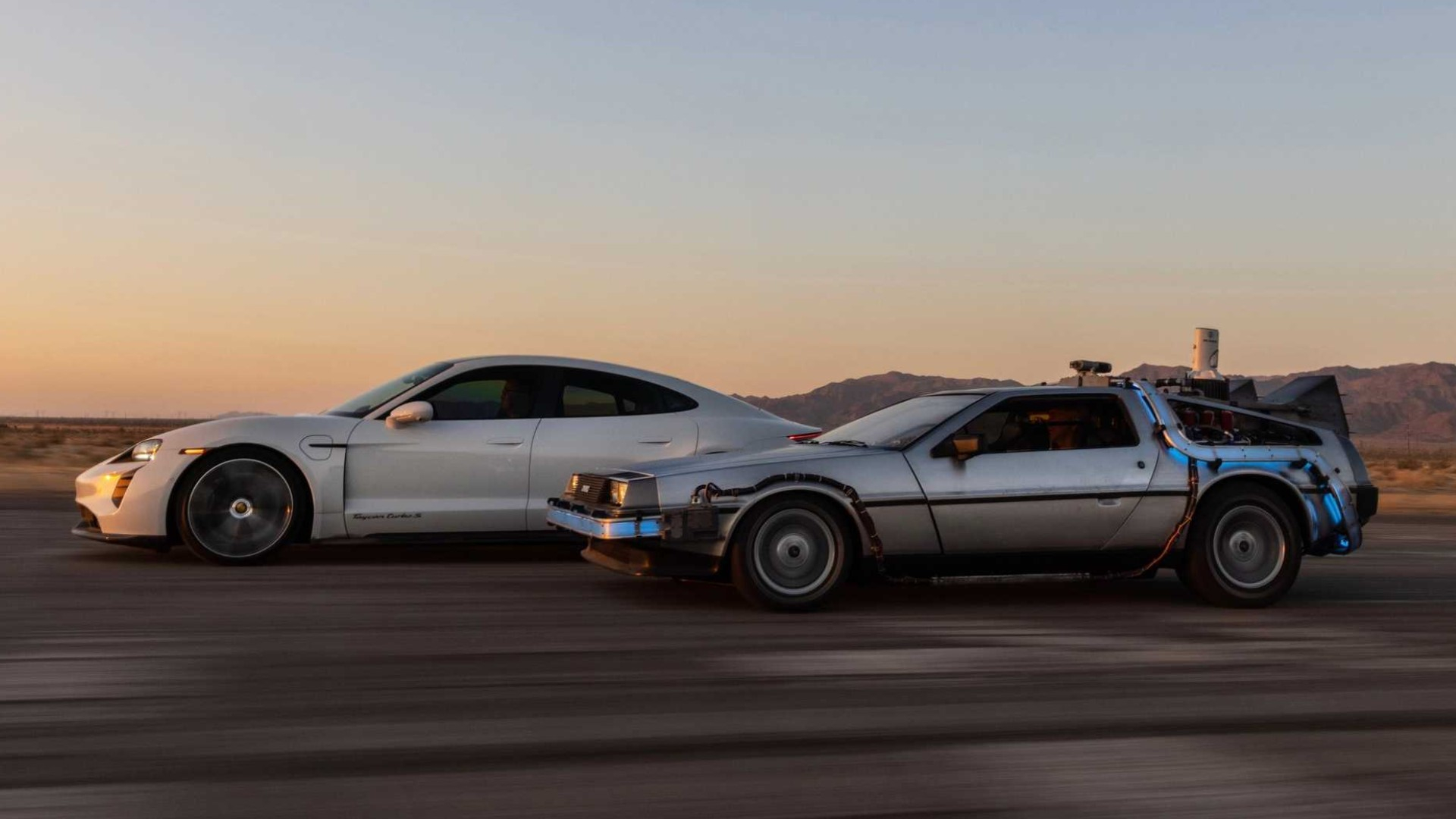 DeLorean DMC 2022'de Elektrikli Bir Otomobil Olarak Dönüyor