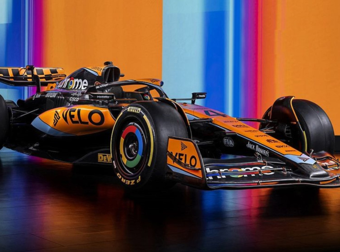 McLaren Yeni Oyuncağı MCL60'ı Piste Soktu