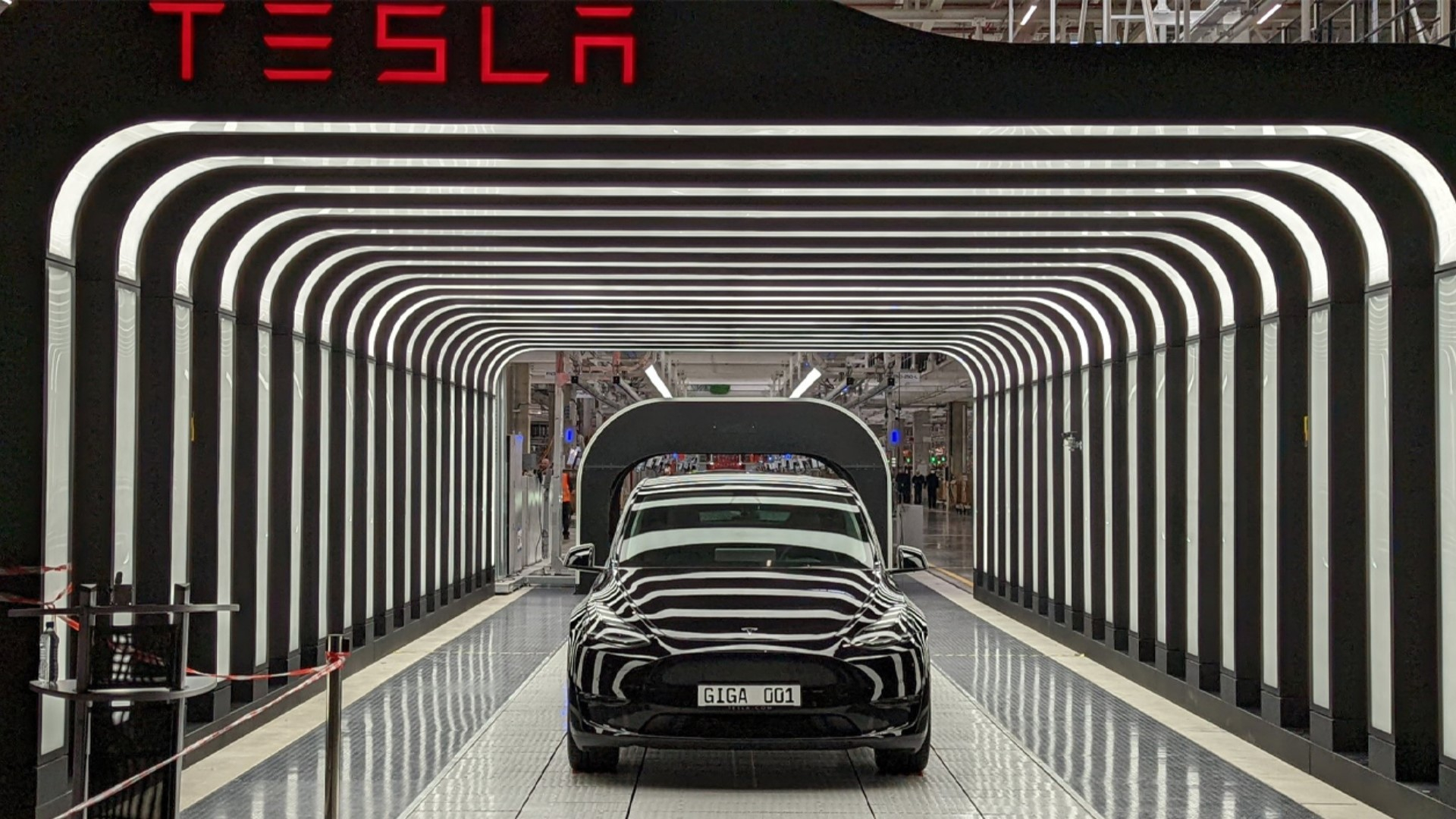 Tesla, Almanya'daki Batarya Fabrikasından Vazgeçti