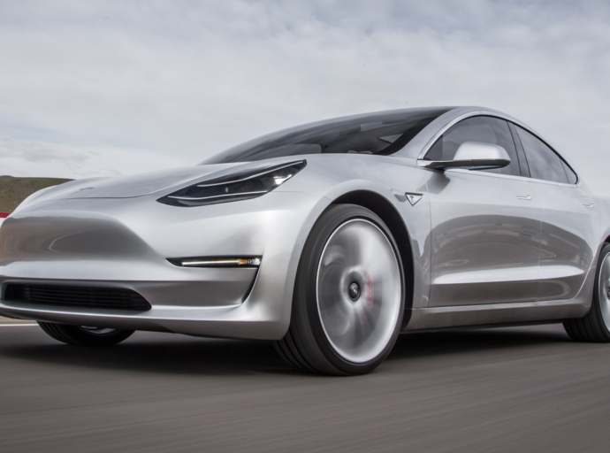 Tesla, 1,1 Milyon Aracını Geri Çağırıyor