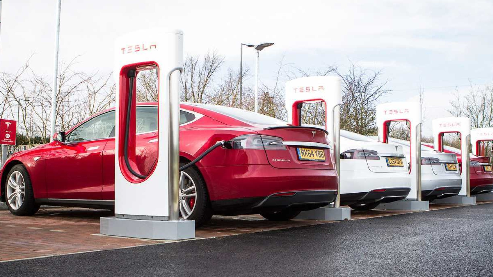 Tesla Will Build the World's Largest Supercharger Station